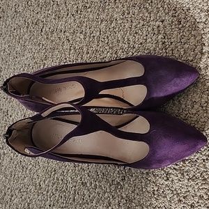 Purple suede Nine West t-strap shoes. Size 6.5